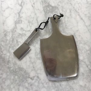 LUNARES Metal cheese tray and cleaver knife